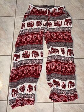 Juniors L/XL Red and White Elephant Patterned Casual Lounge Pants Drawstring